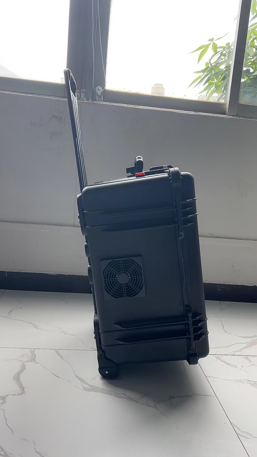 明水手拉箱型移动通信干扰器